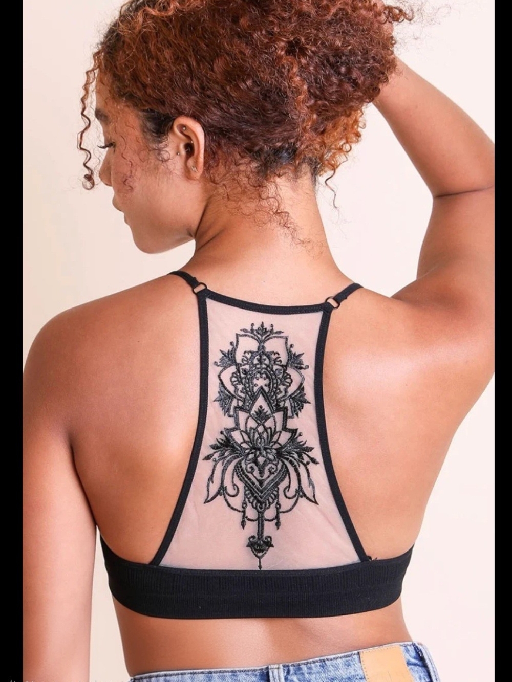 Women Embroidered Non-Padded Bralette, Black